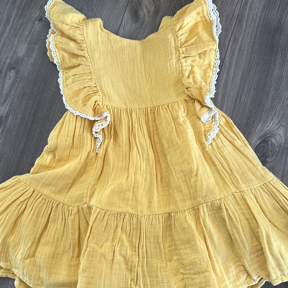 Two Pack of Toddler Dresses Size 2T - Picture 5 of 7